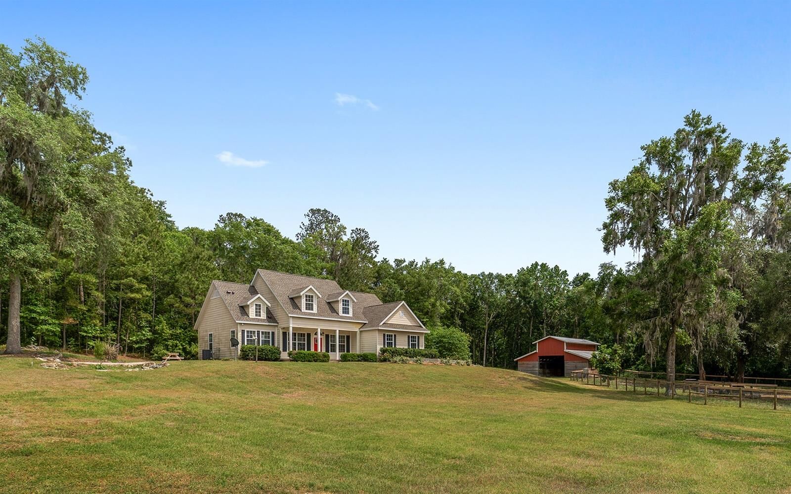 Property Photo: 22955 N Highway 329 FL 32667
