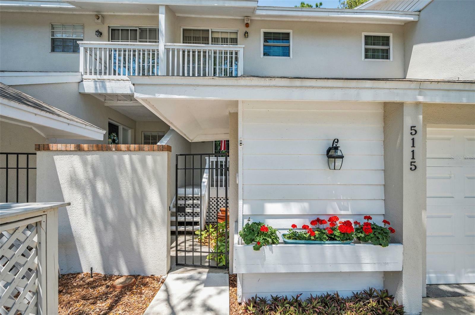 Property Photo:  5115 S Jules Verne Court  FL 33611 