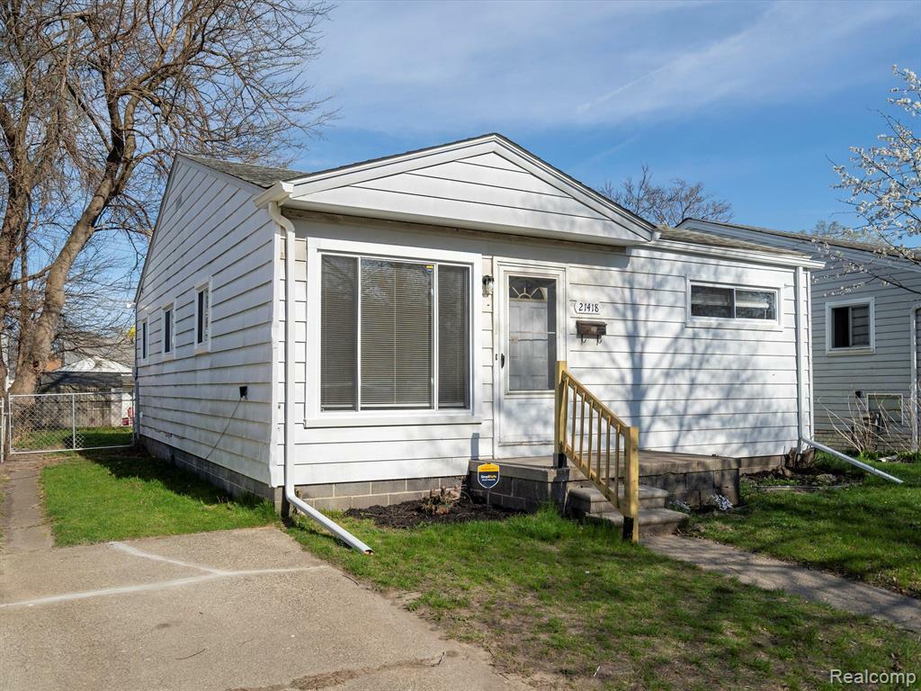 Property Photo: 21418 Panama Street MI 48091 2816