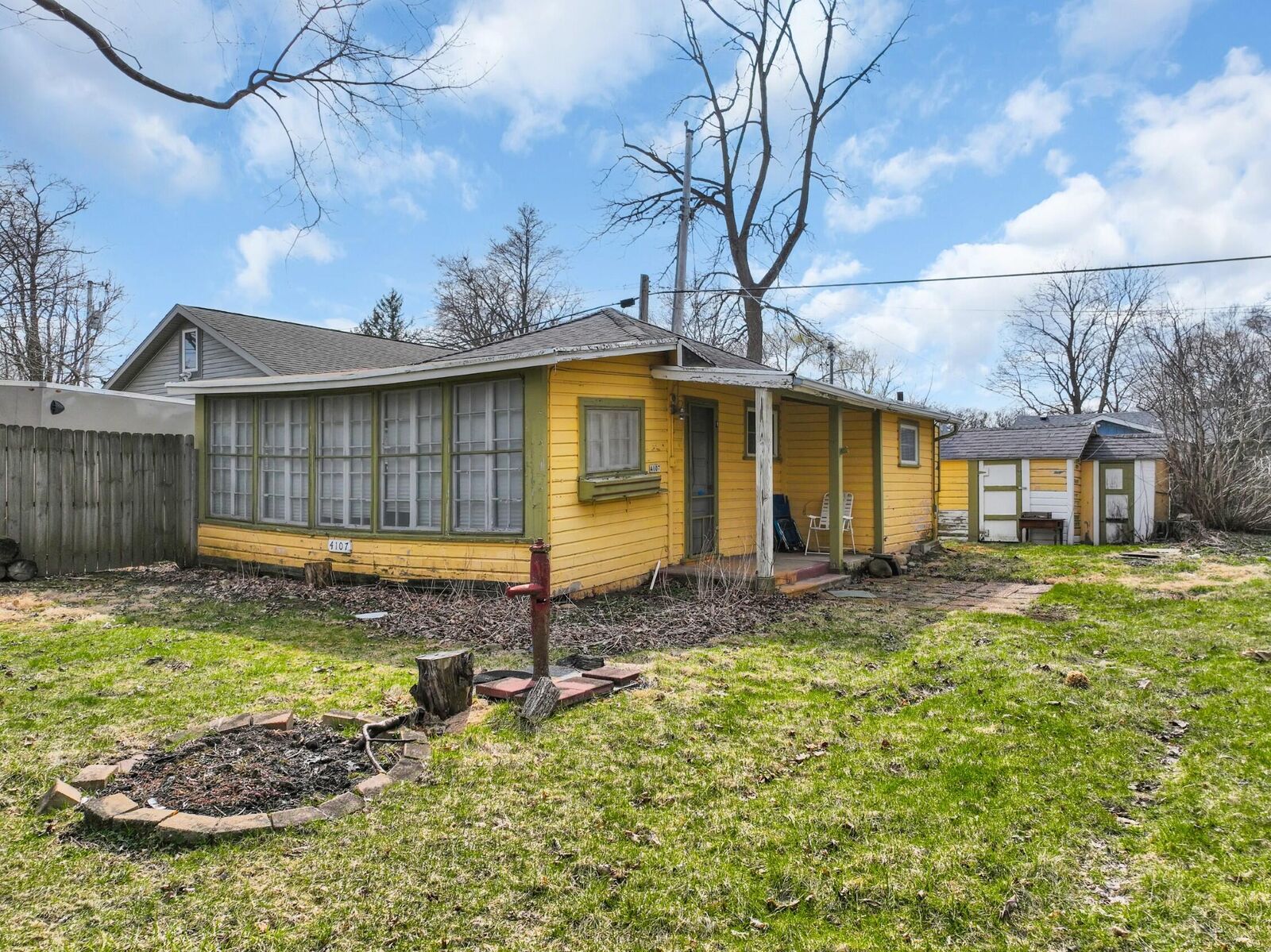 Property Photo:  4107 Pleasant St  WI 53115 