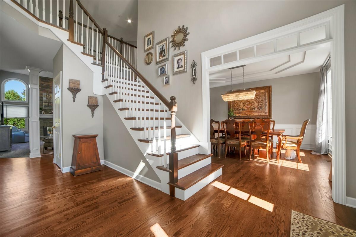 Property Photo: 750 Tudor Court IL 60554