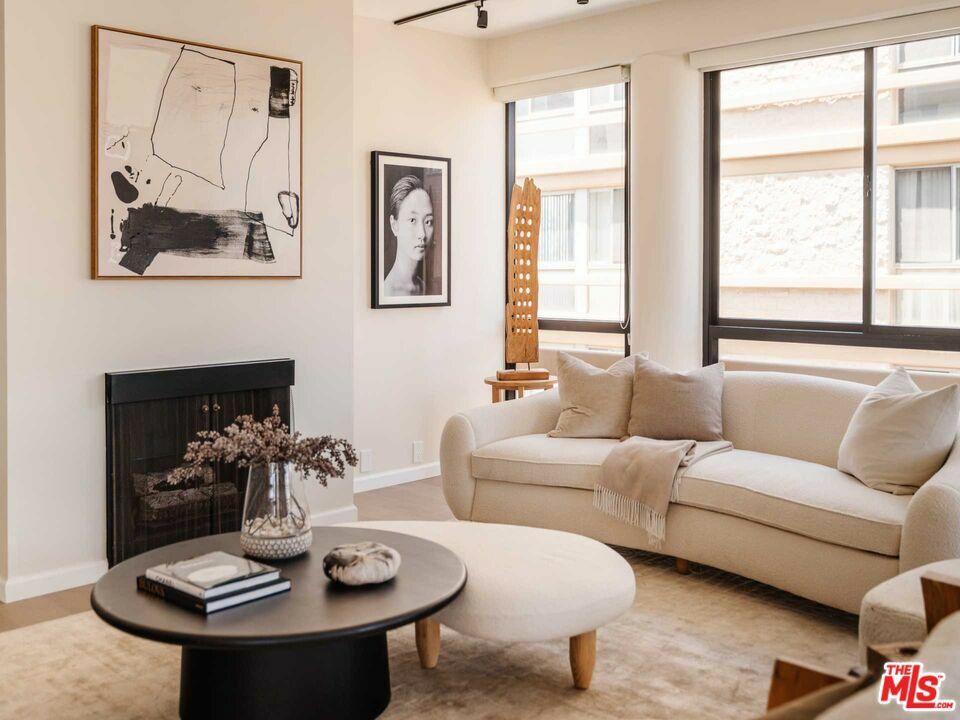 Property Photo:  318 N Maple Drive 408  CA 90210 