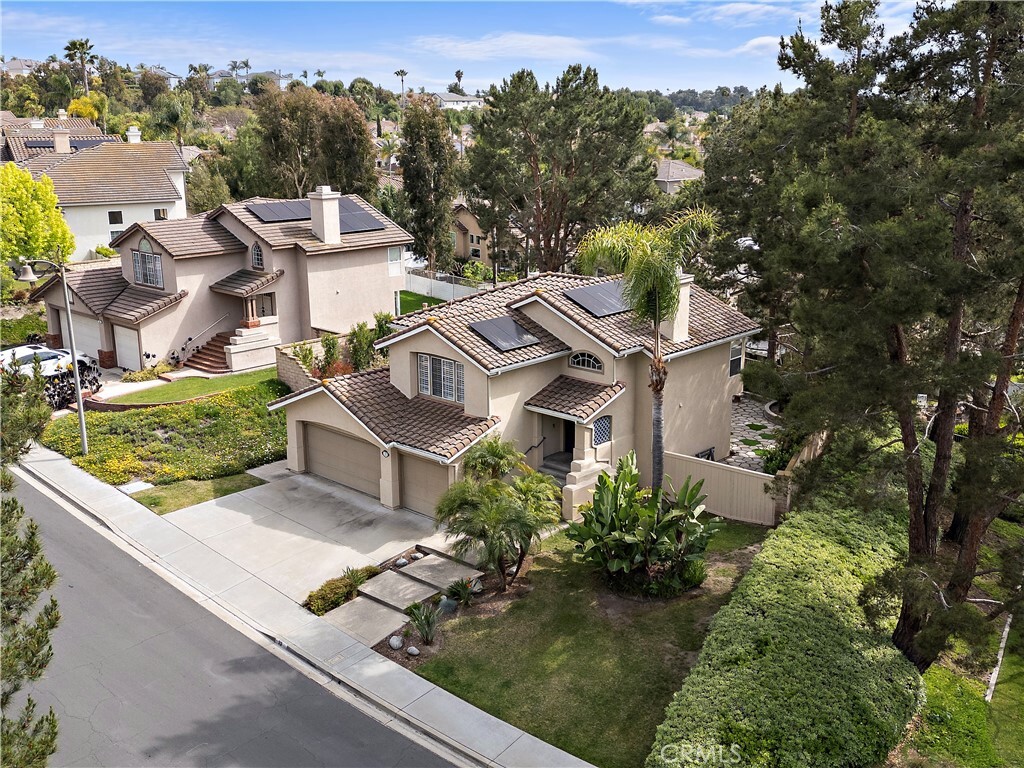 Property Photo: 32 Blackwood CA 92692