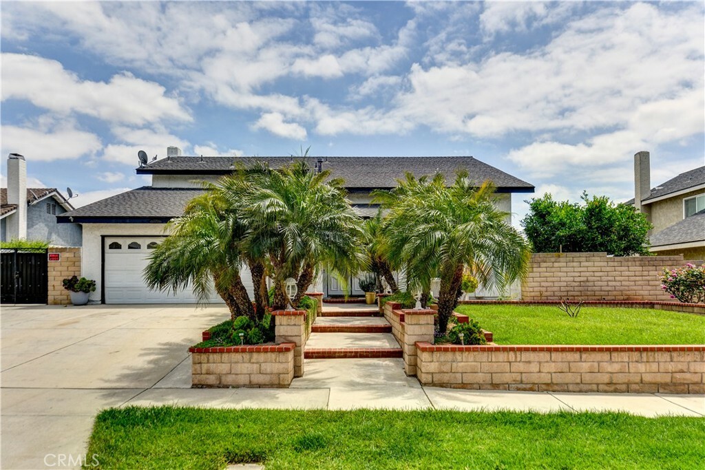 Property Photo: 917 Brandywine Lane CA 92880