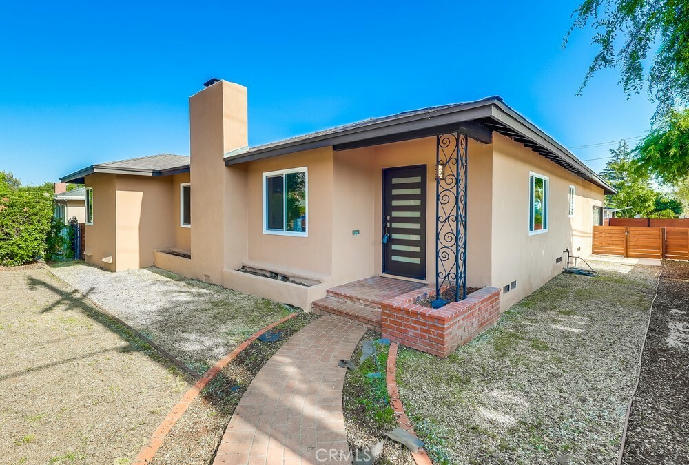 Property Photo: 2748 E Orange Grove Boulevard CA 91107