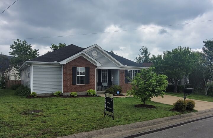 Property Photo: 1608 Wynnhaven Ct TN 37115