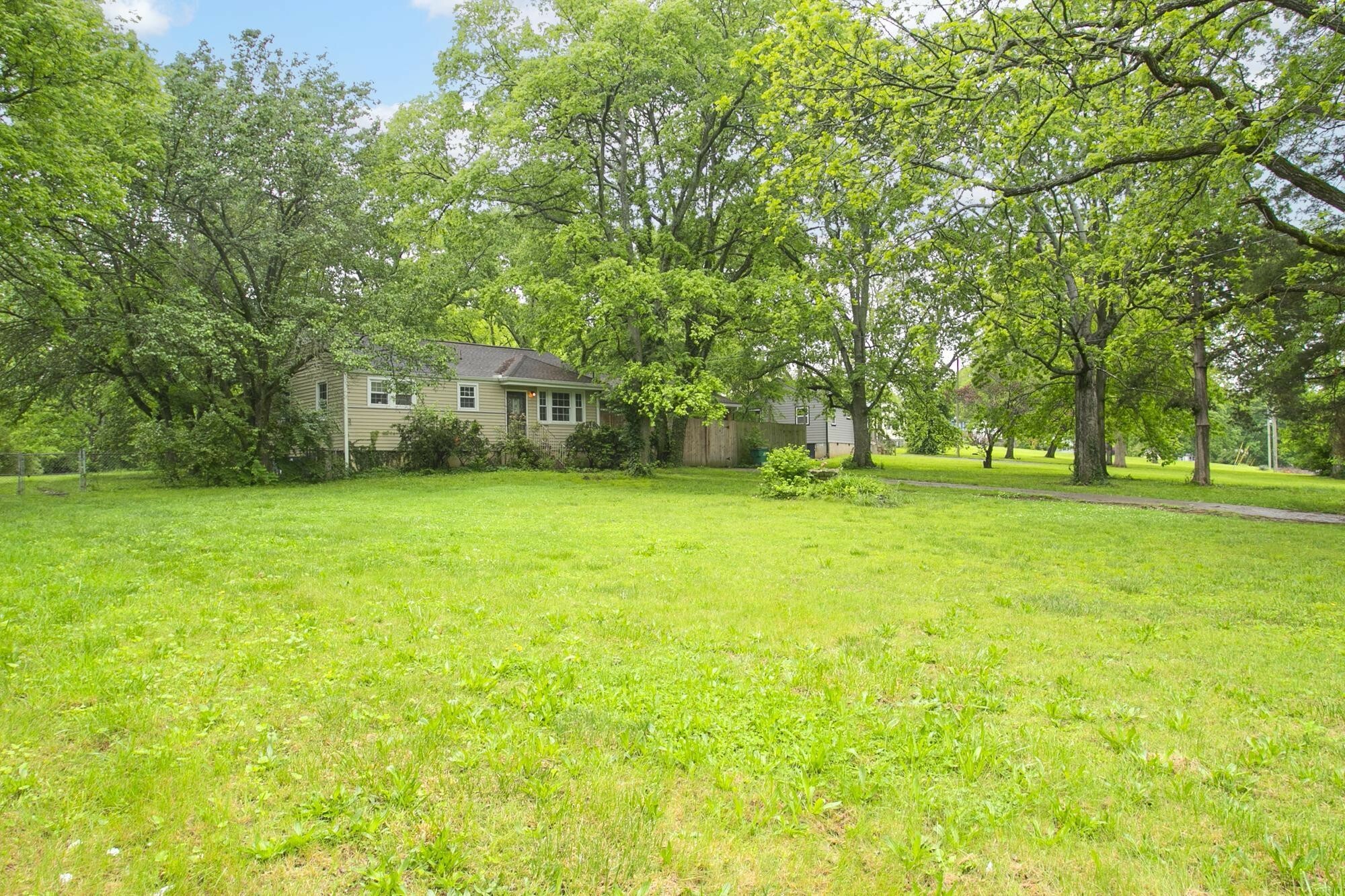 Property Photo: 313 Archwood Dr TN 37115