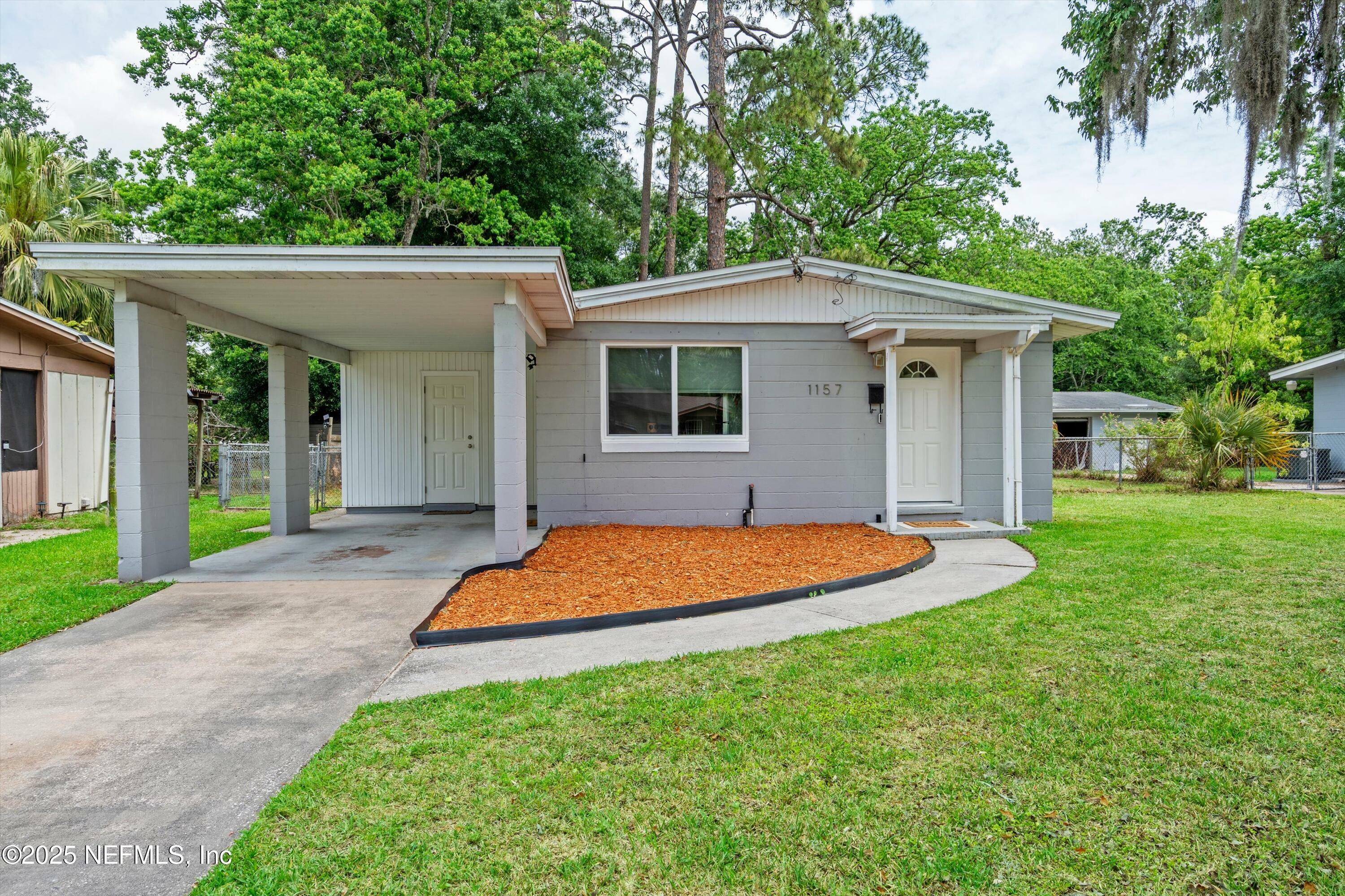 Property Photo: 1157 Denaud Street FL 32205