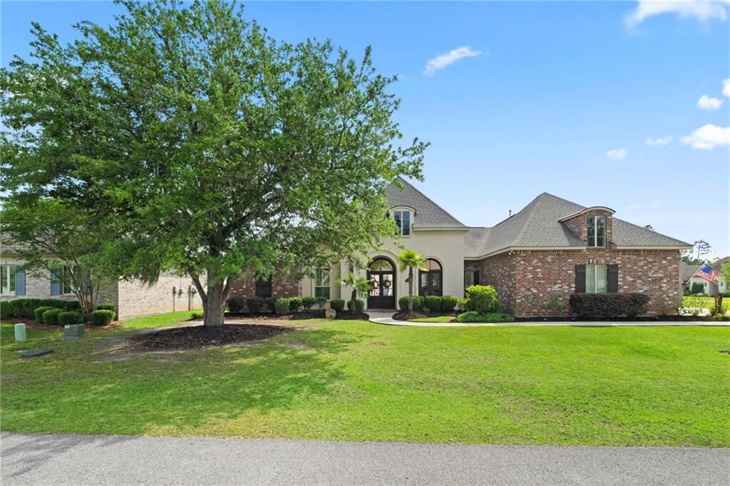 Property Photo: 274 W Longview Court LA 70447