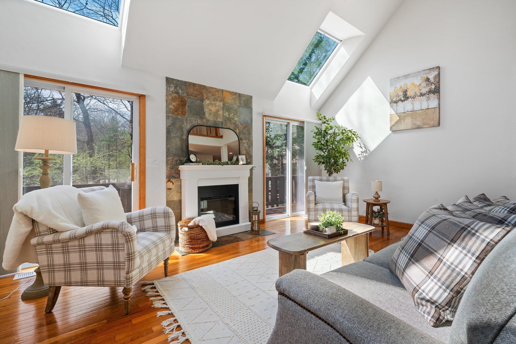 Property Photo:  18 Seasons Lane  NH 03053 