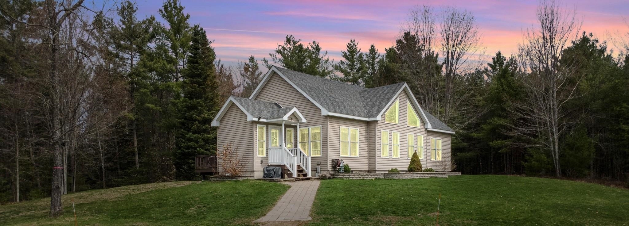 Property Photo:  89 Ammonoosuc Avenue  NH 03740 