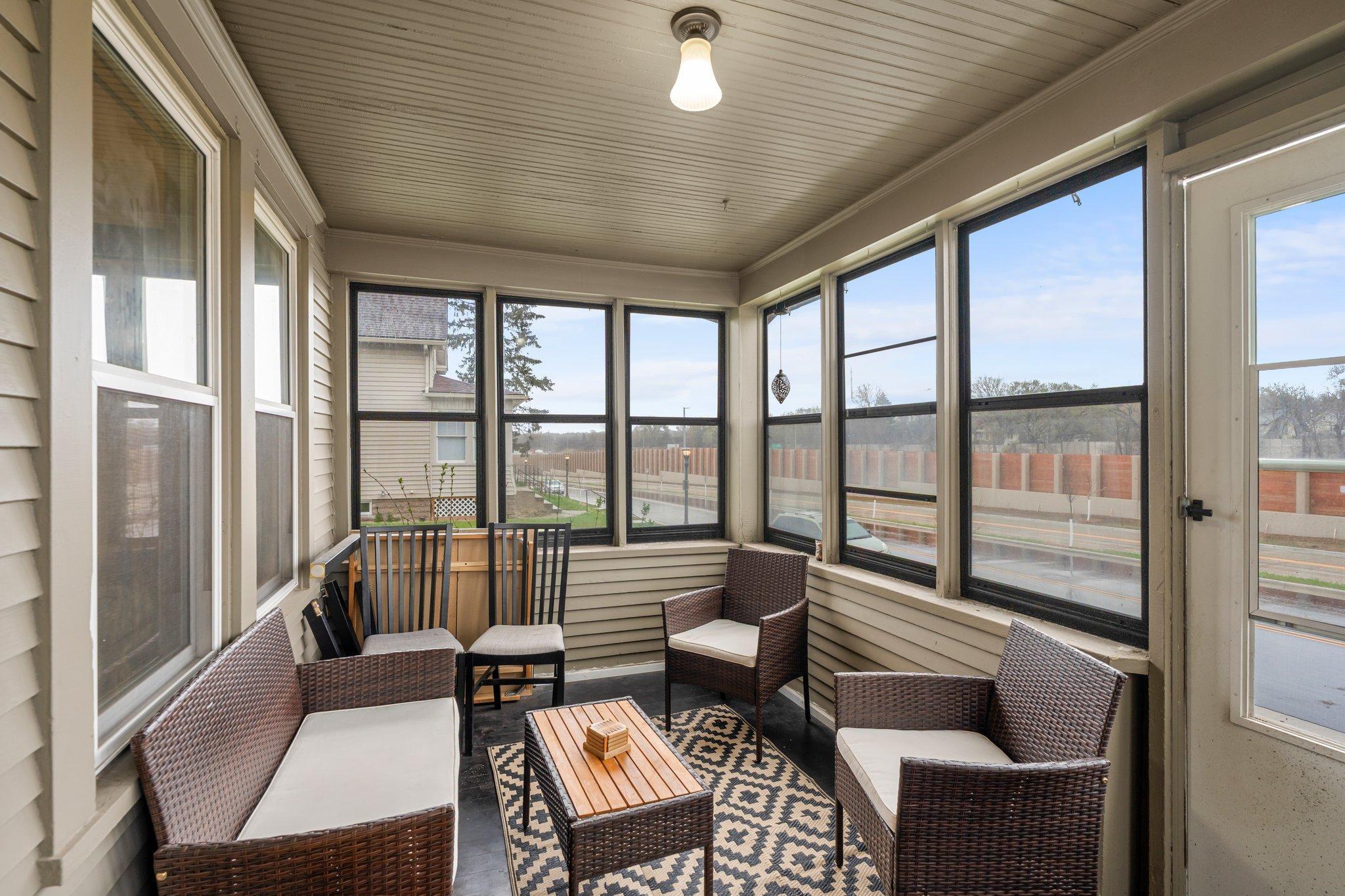 Property Photo: 1089 Hudson Road MN 55106