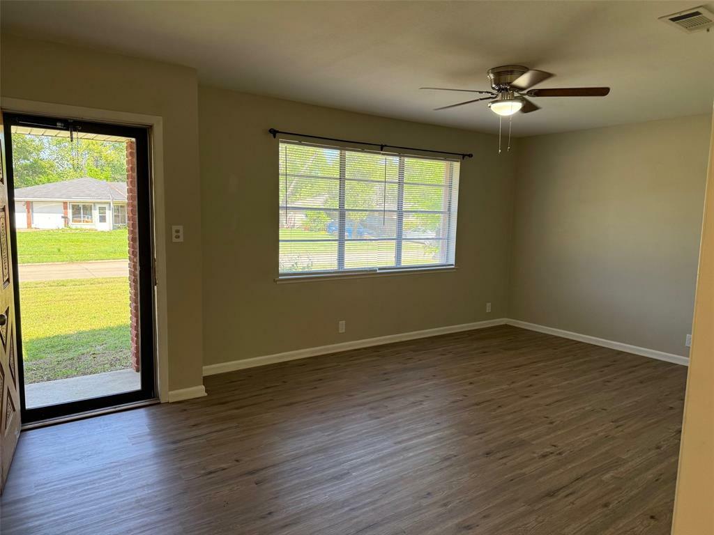Property Photo: 749 River Oaks Drive LA 71104