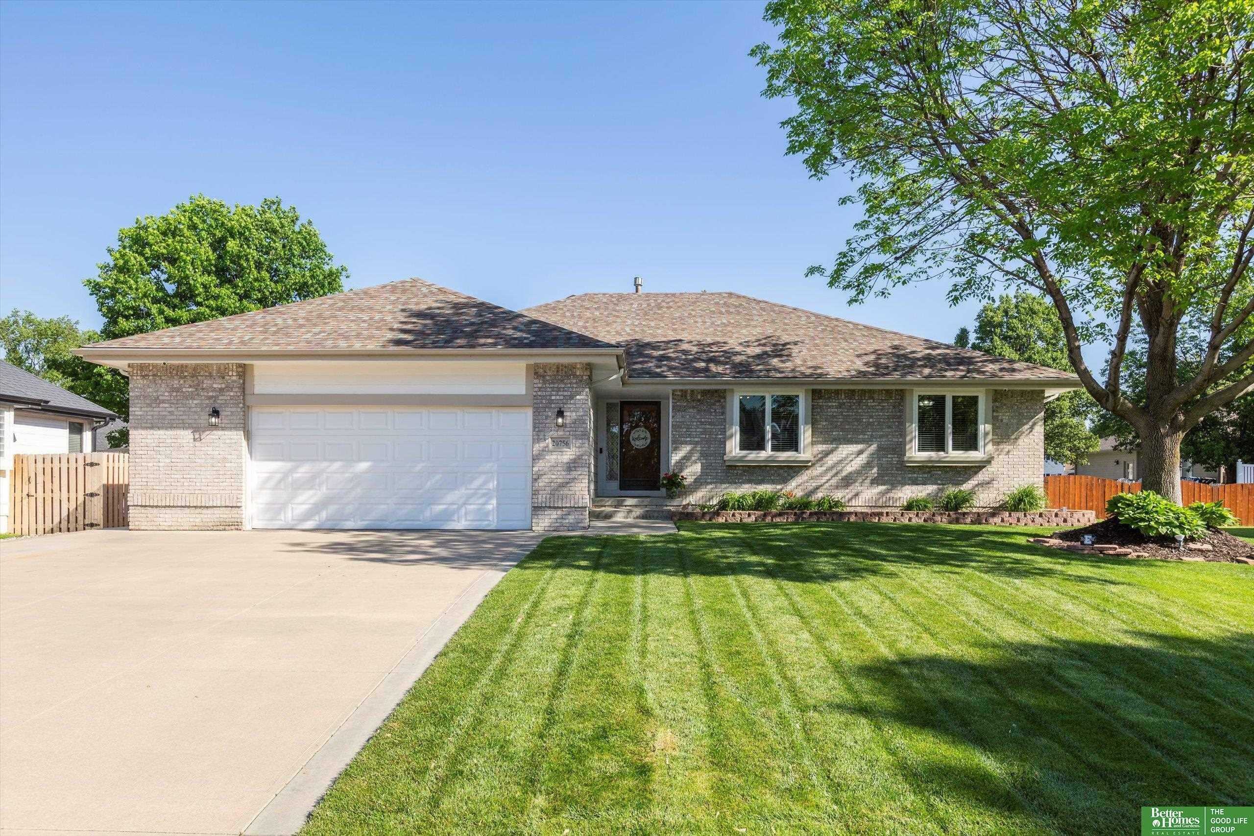Property Photo: 20756 Ginkgo Circle NE 68022