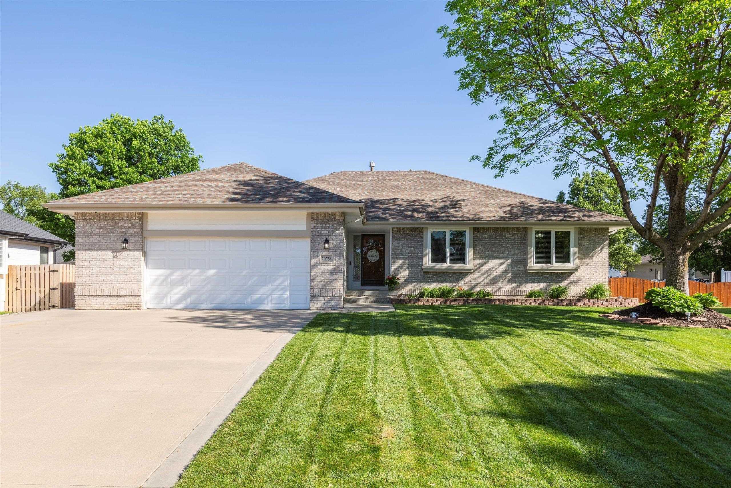 Property Photo: 20756 Ginkgo Circle NE 68022