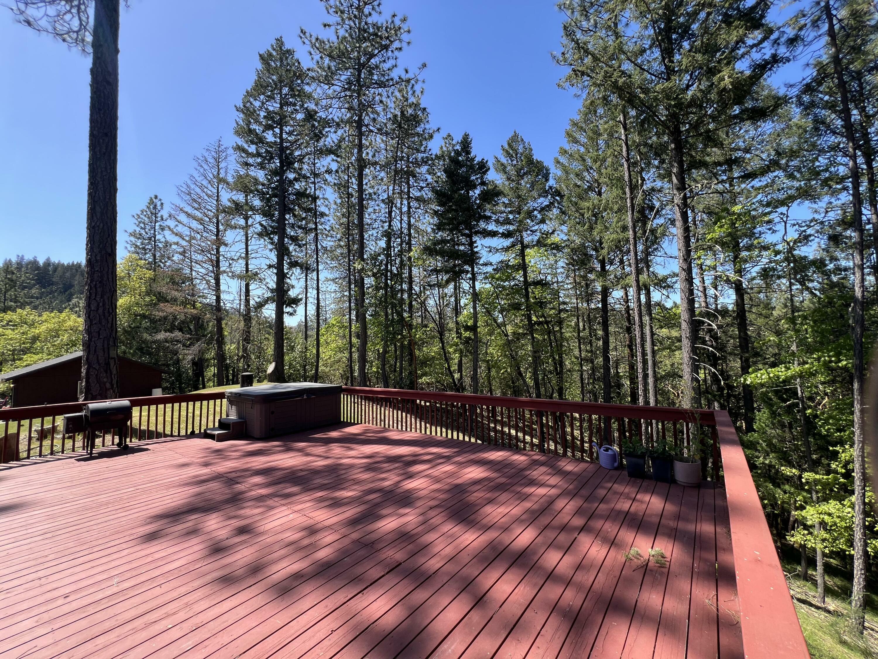 Property Photo: 10058 Lower River Road OR 97526