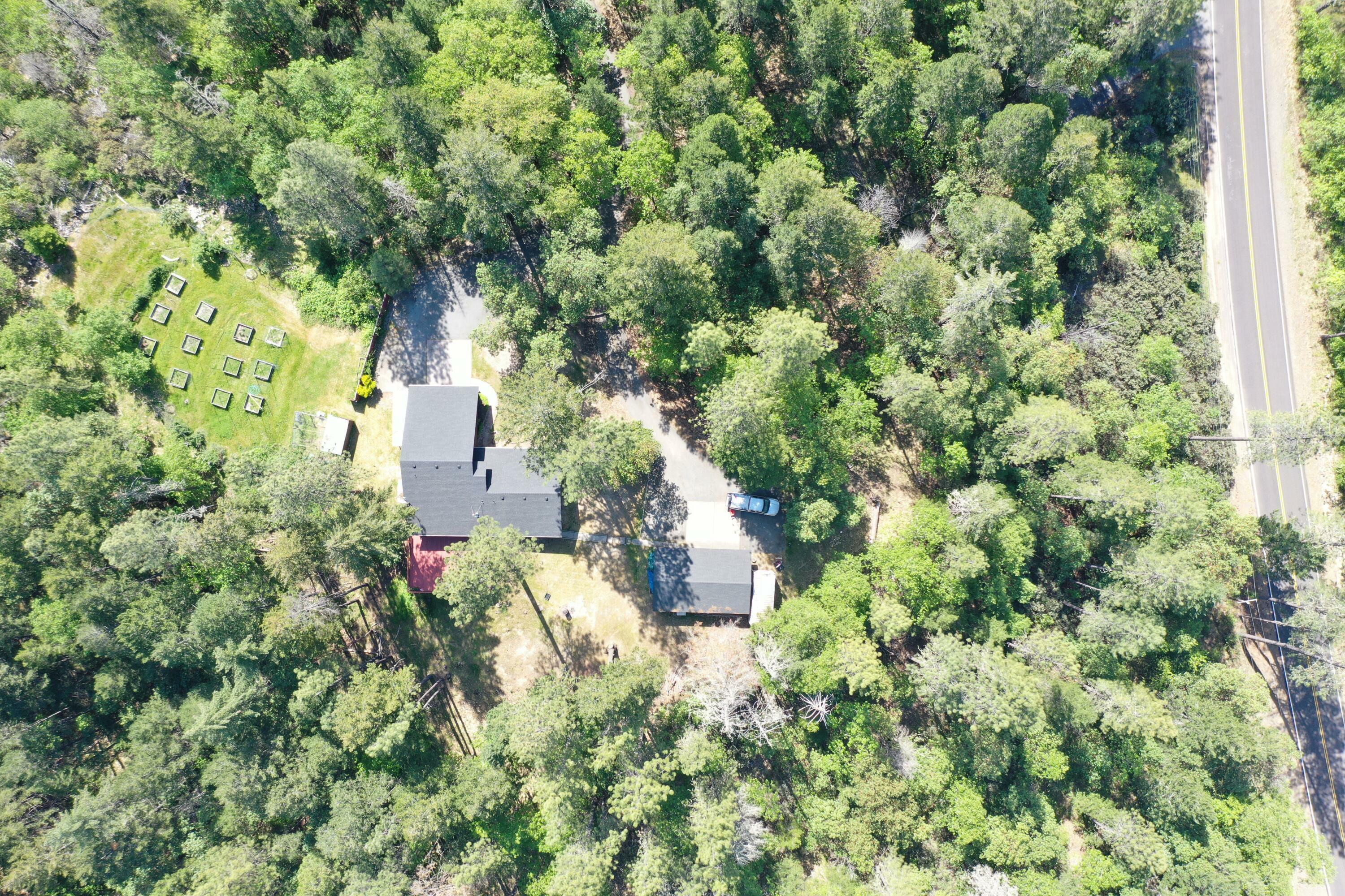 Property Photo: 10058 Lower River Road OR 97526