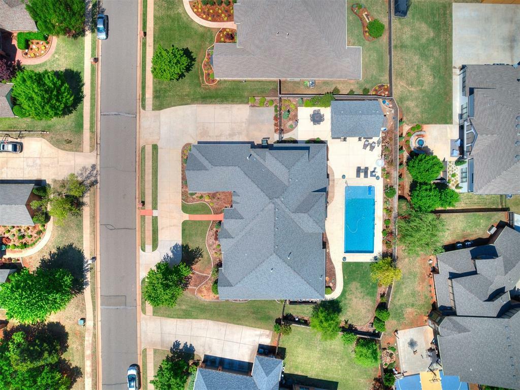 Property Photo: 2808 Warwick Place OK 73013