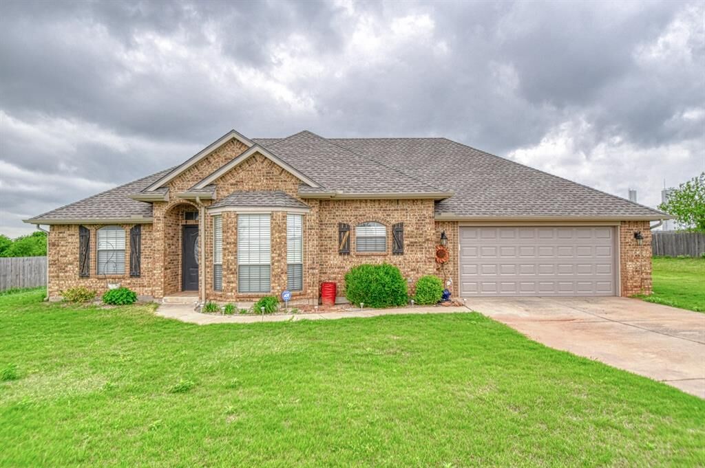 Property Photo: 908 County Street 2932 OK 73089