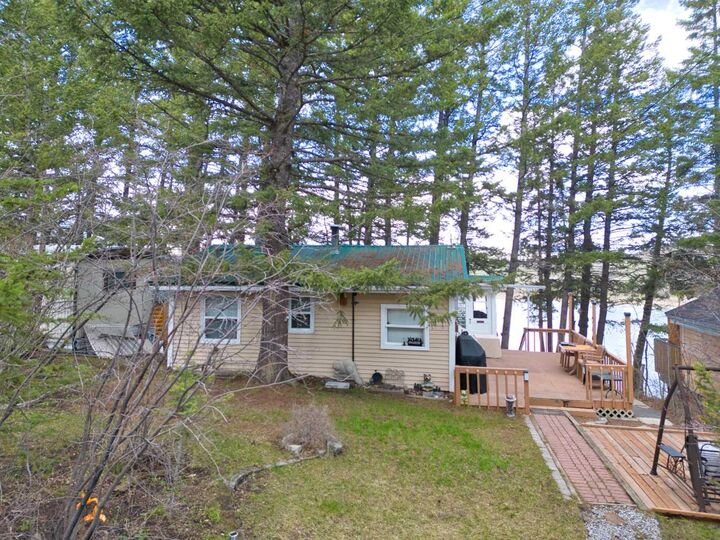 Property Photo:  12 Lee Lake Road  AB T0K 1W0