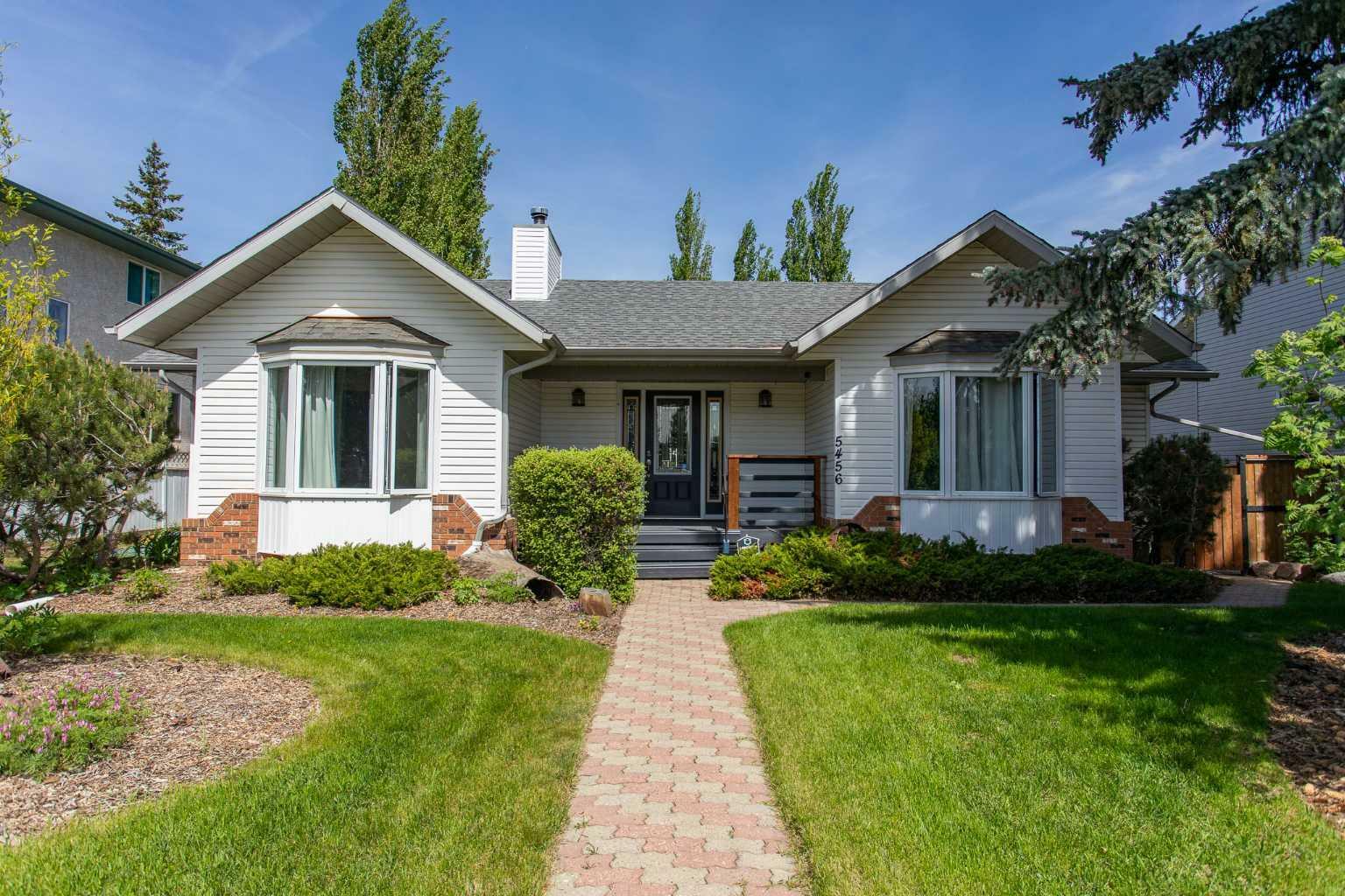 5456 54 Avenue  Lacombe AB T4L 1L5 photo