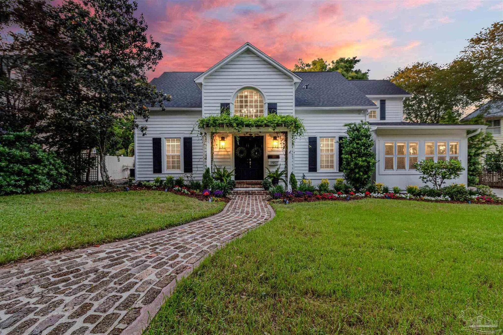Property Photo: 1902 E Strong St FL 32501