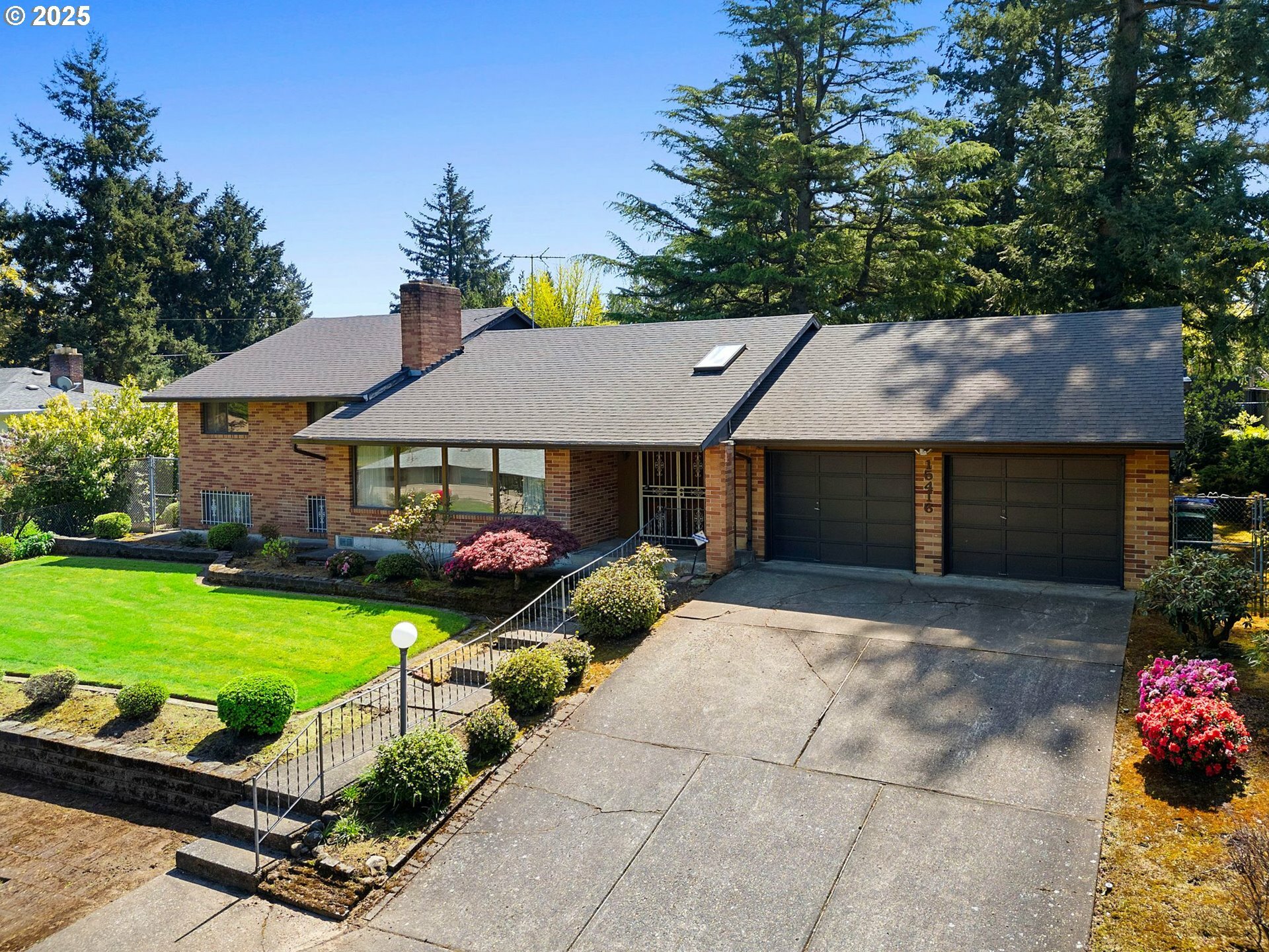 15416 NE Holladay St  Portland OR 97230 photo