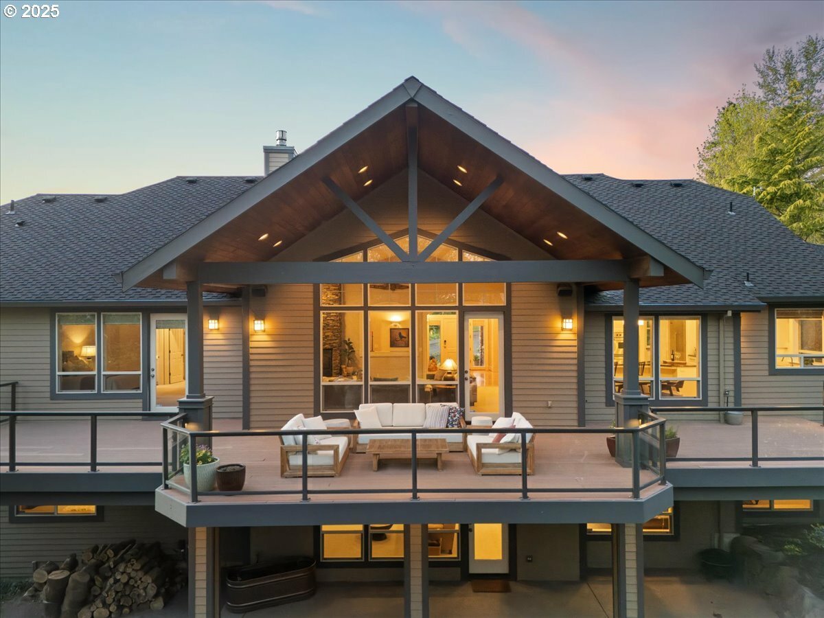 Property Photo: 9522 NW Skyview Dr OR 97231
