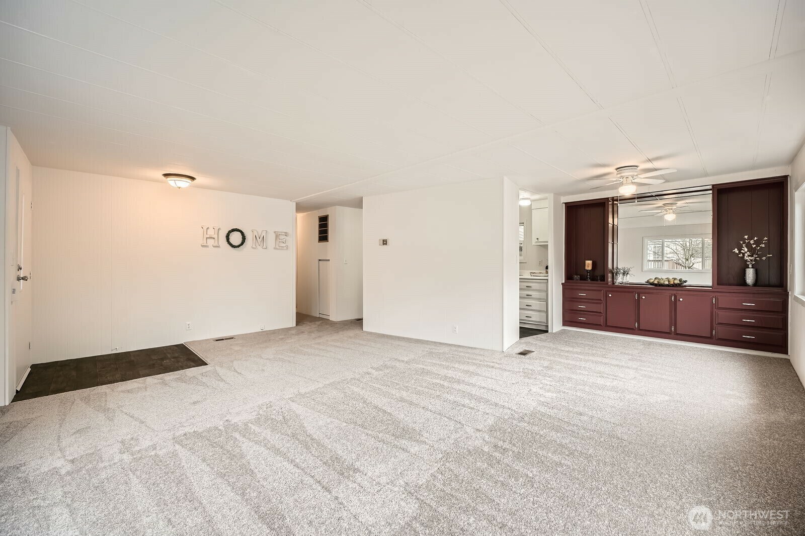 Property Photo: 18425 NE 95th Street 85 WA 98052