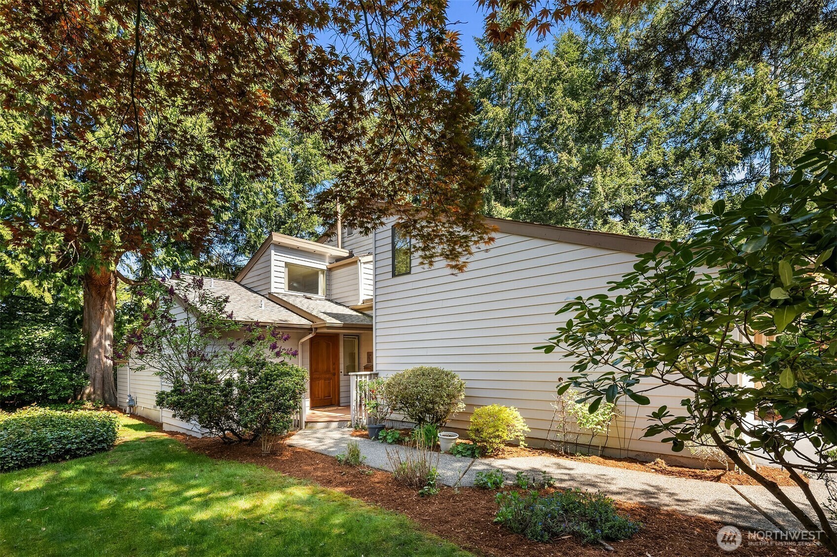 6  143rd Avenue SE  Bellevue WA 98007 photo