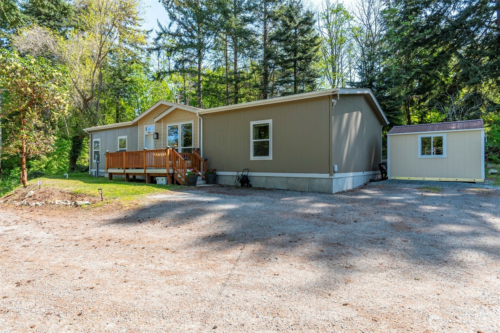 Property Photo: 4117 Oakes Avenue WA 98221