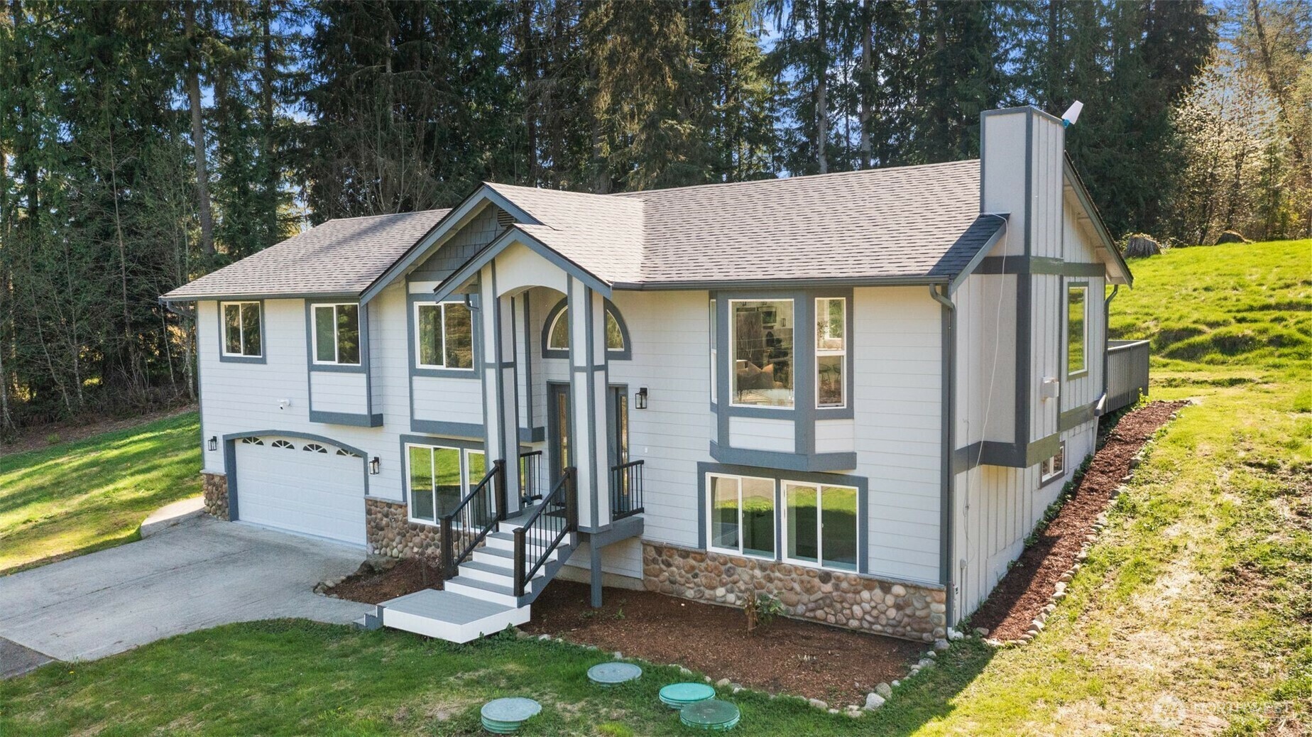 Property Photo: 714 N Carpenter Road WA 98290