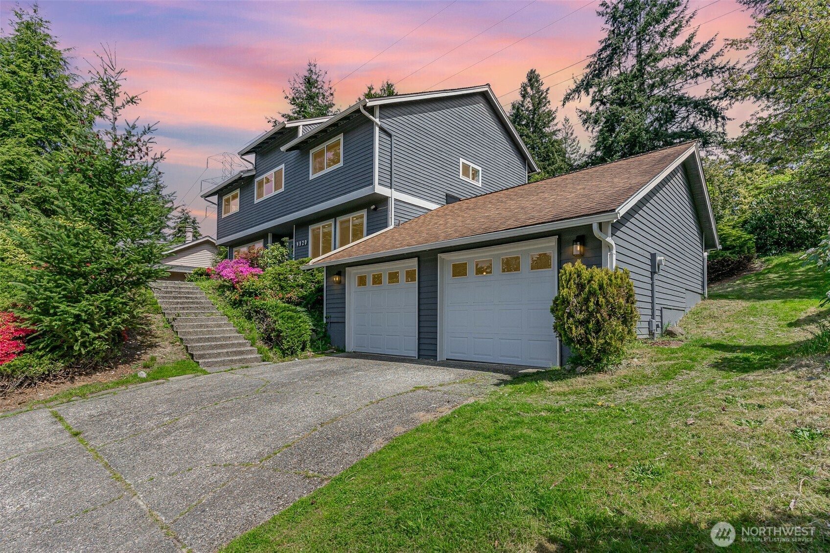 Property Photo: 4920 123rd Place SE WA 98006