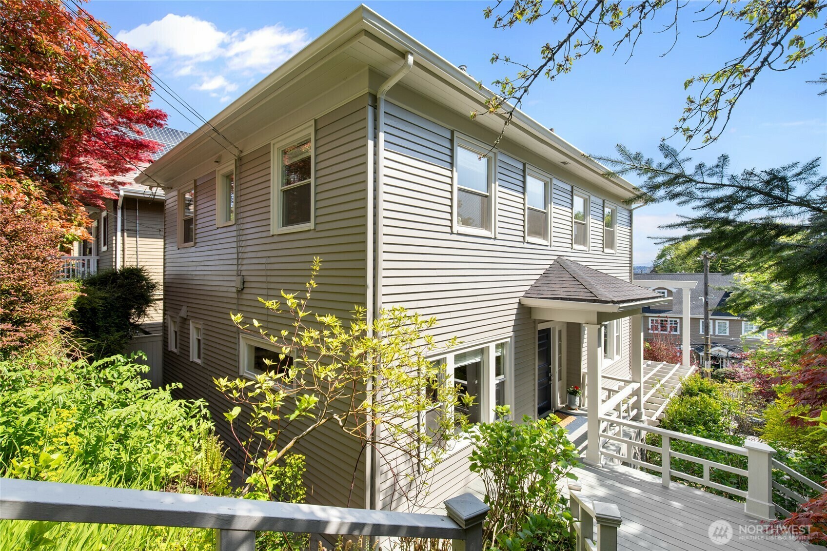 Property Photo: 154 35th Avenue E WA 98112