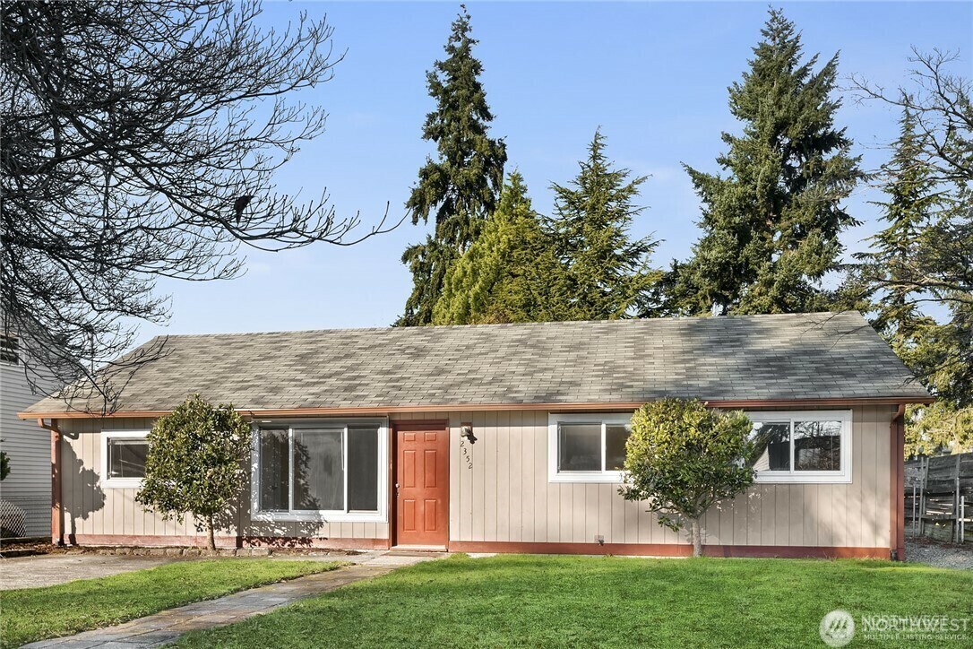 Property Photo: 2352 N 193rd Street WA 98133