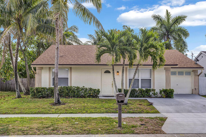 5604 Priscilla Lane NE  Lake Worth FL 33463 photo