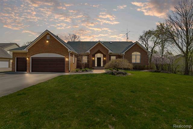 Property Photo: 28468 Schroeder Street MI 48331