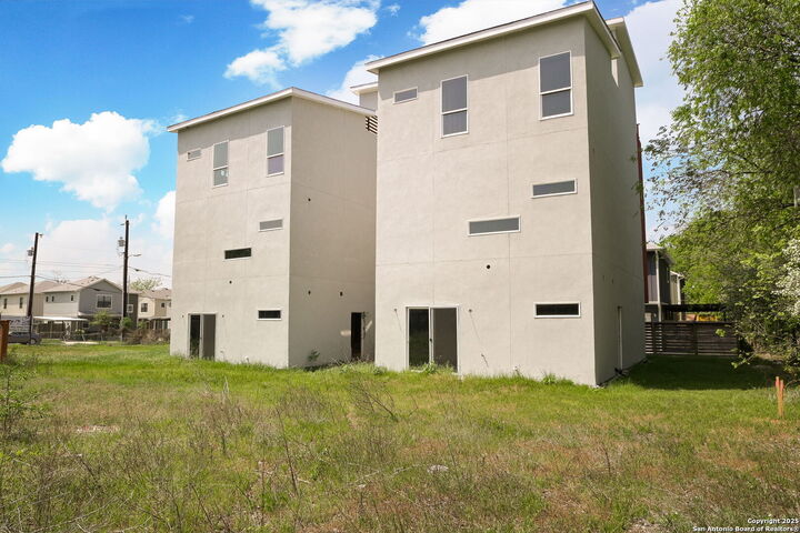 Property Photo: 219 Utah St TX 78210