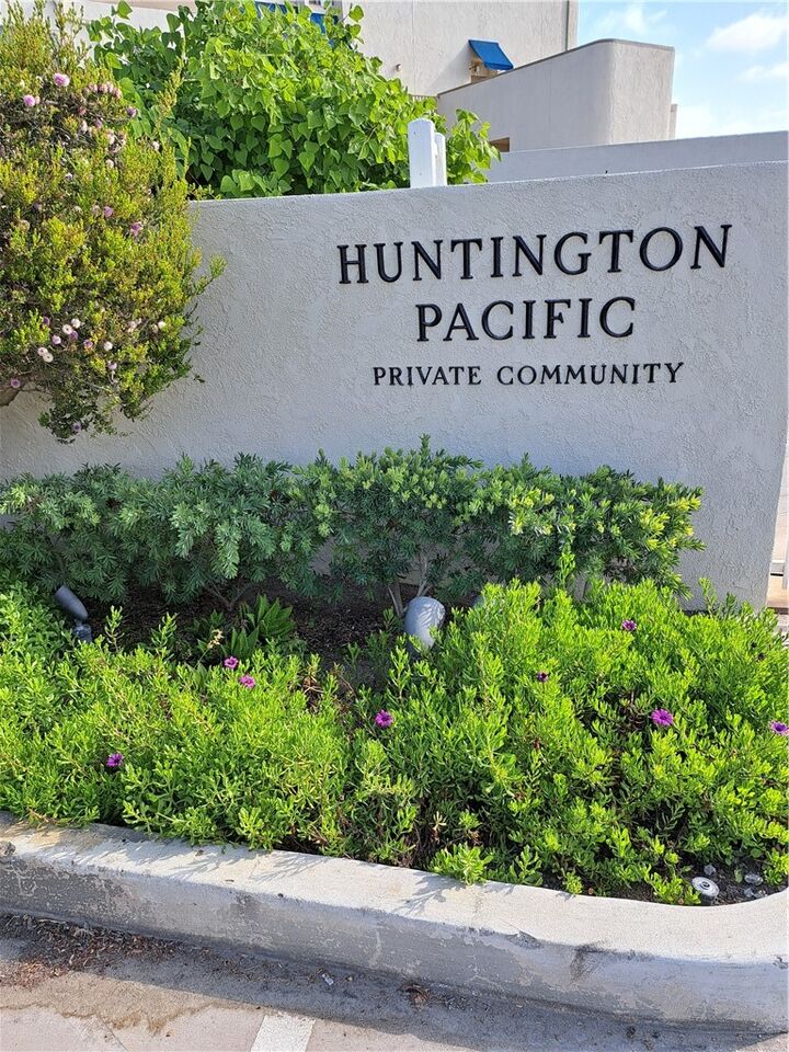 Property Photo: 711 Pacific Coast Highway 418 CA 92648