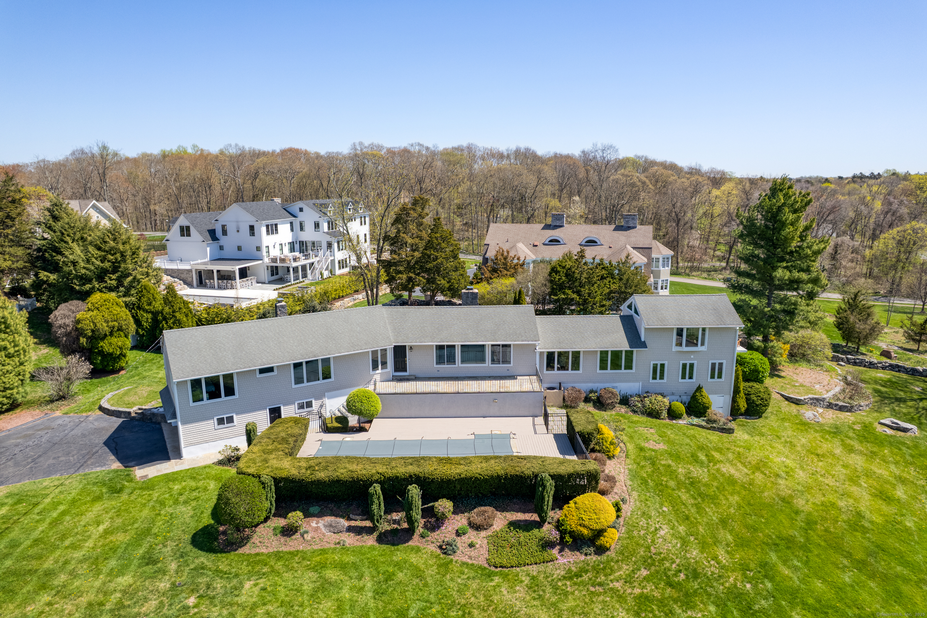 Property Photo:  16 Rockledge Drive  CT 06443 