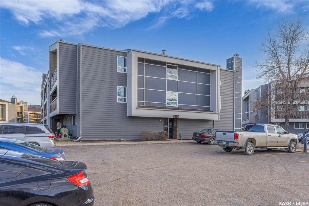 Property Photo: 425 115th Street E 1337 SK S7N 2V4
