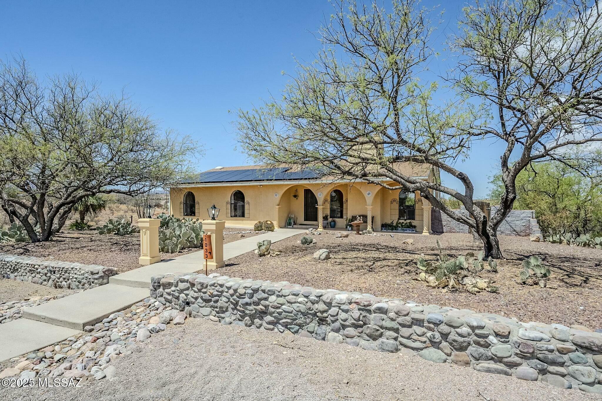 Property Photo: 1033 Circulo Golondrina AZ 85648