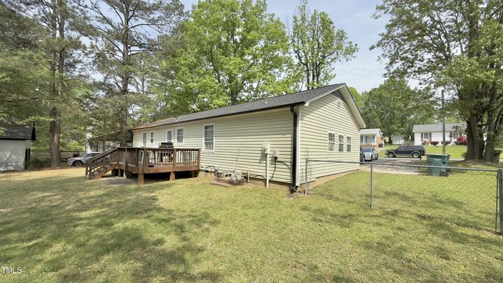 Property Photo: 1011 Wyldewood Road NC 27704