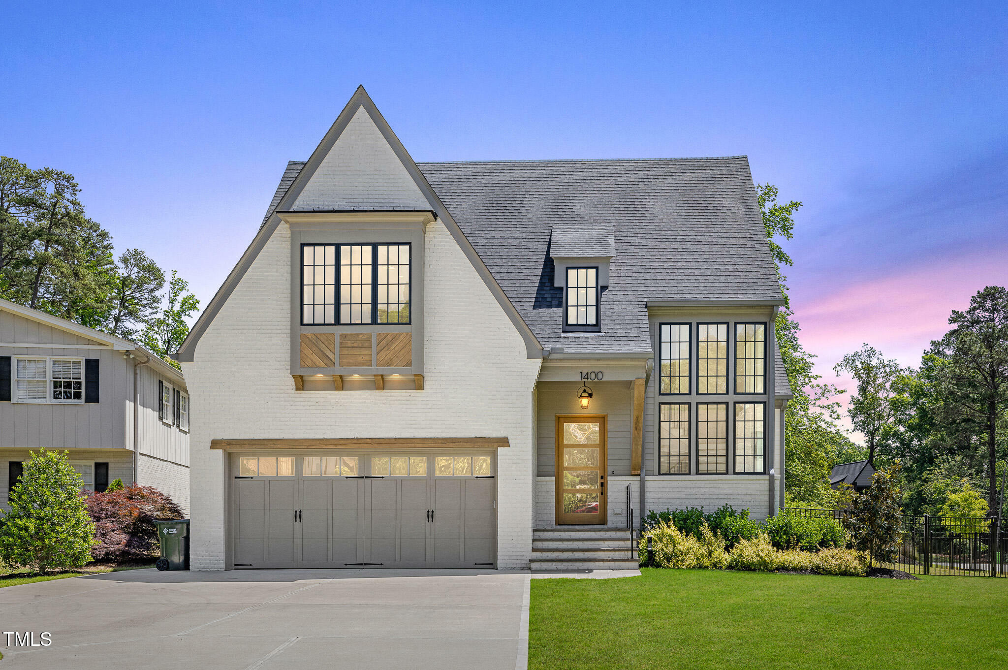 Property Photo: 1400 Hedgelawn NC 27615