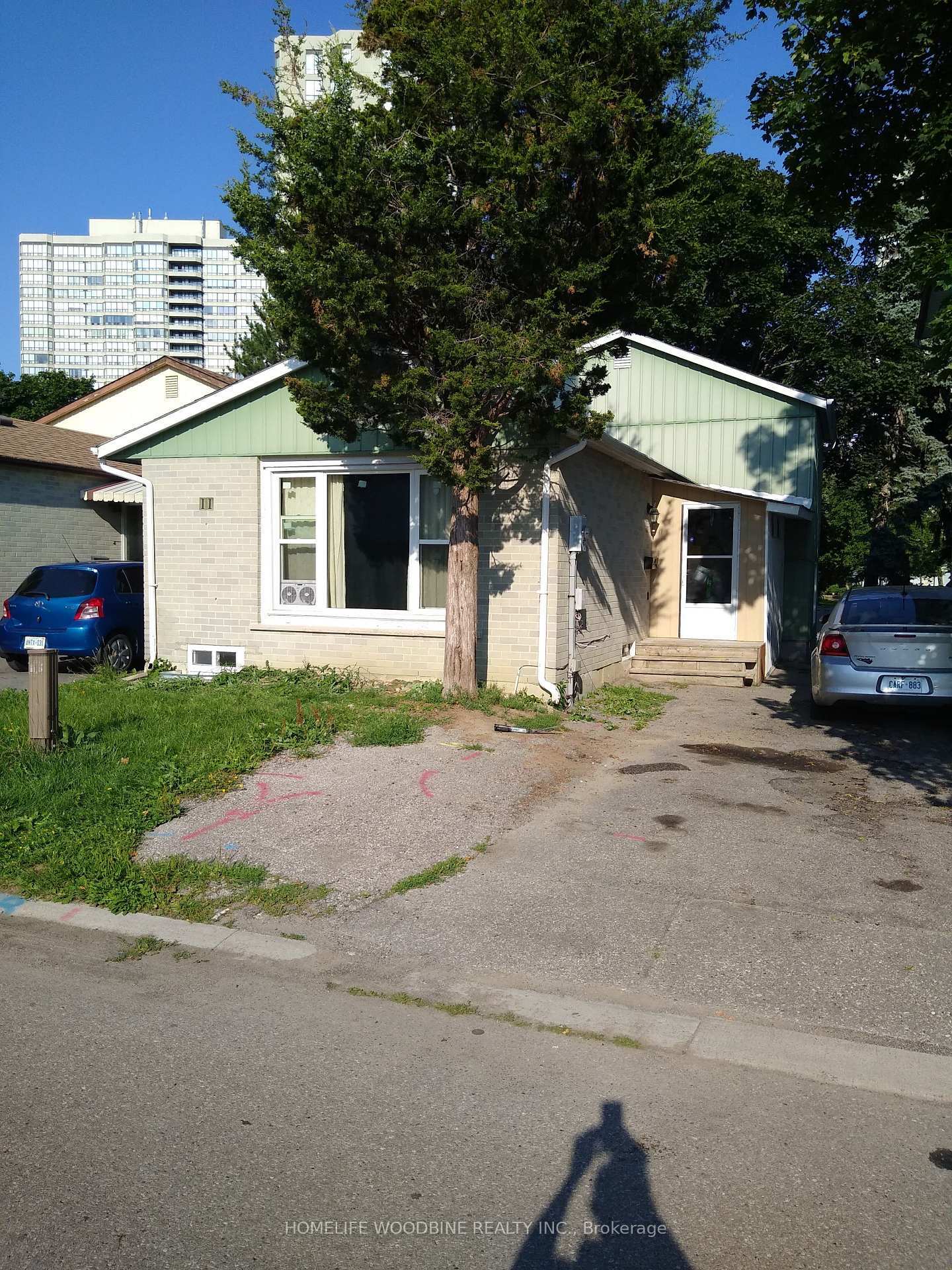11 Helena Court  Brampton ON L6S 2N4 photo