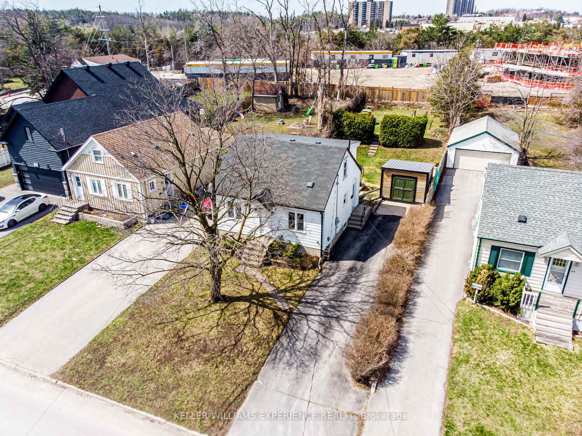 Property Photo: 46 Grove Street W ON L4N 1M7