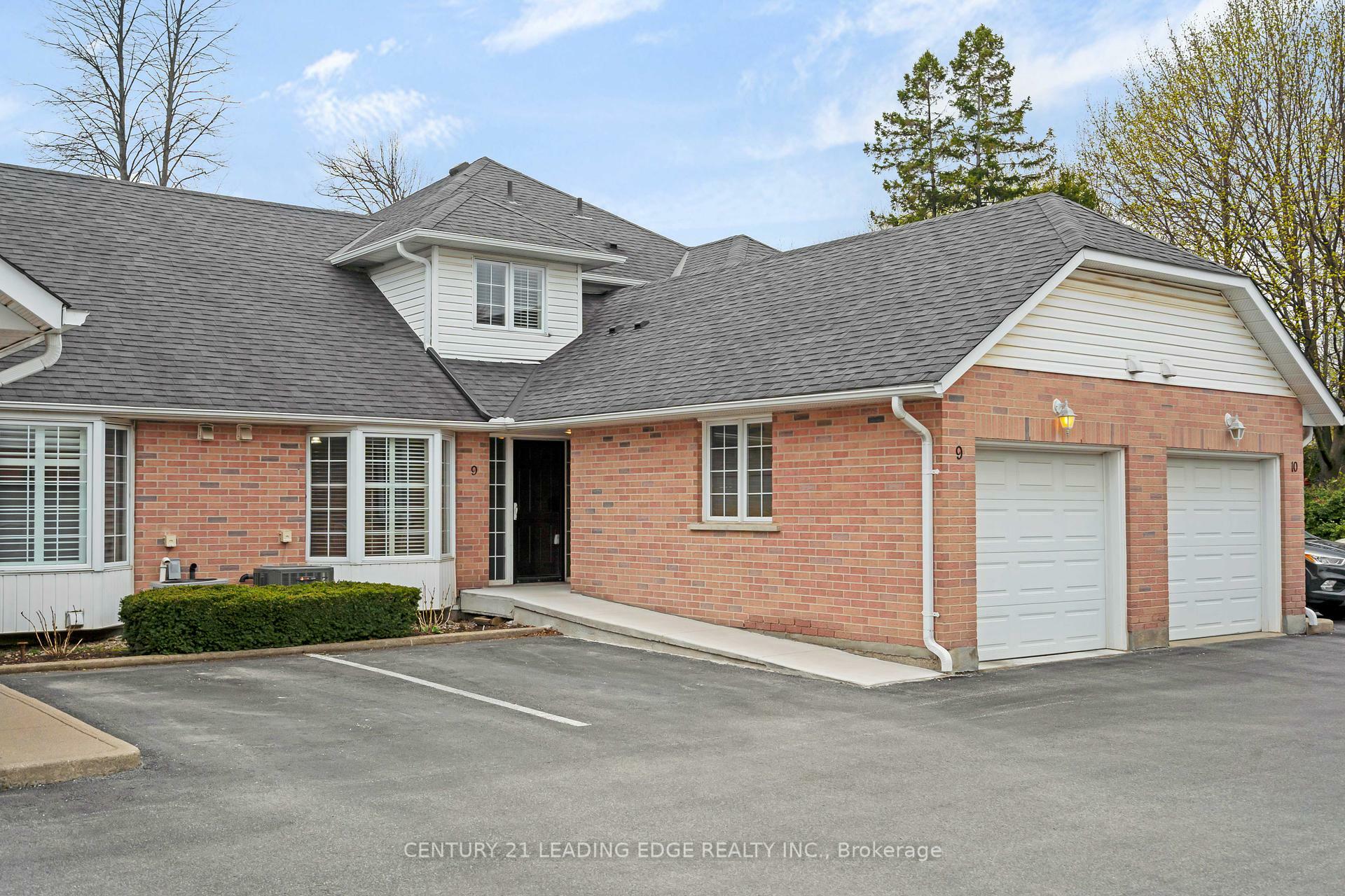 Photo de la propriété:  2435 Woodward Avenue 9  ON L7R 1V2 