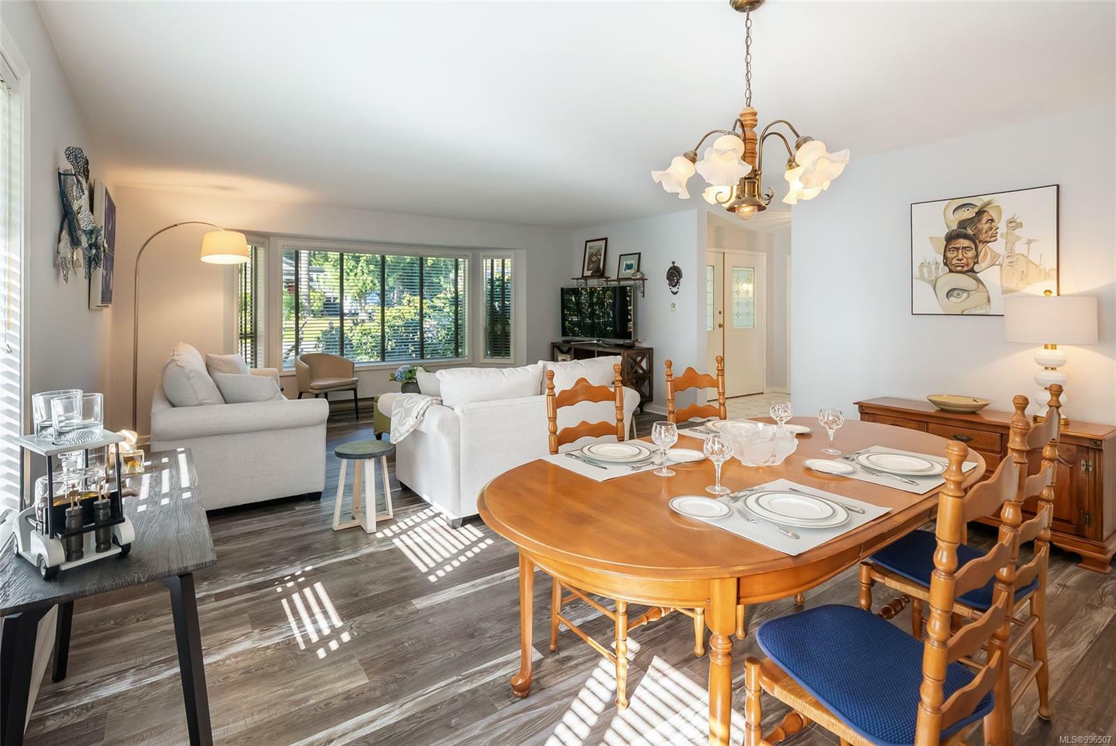 Property Photo: 928 Ballenas Rd BC V9P 1T1