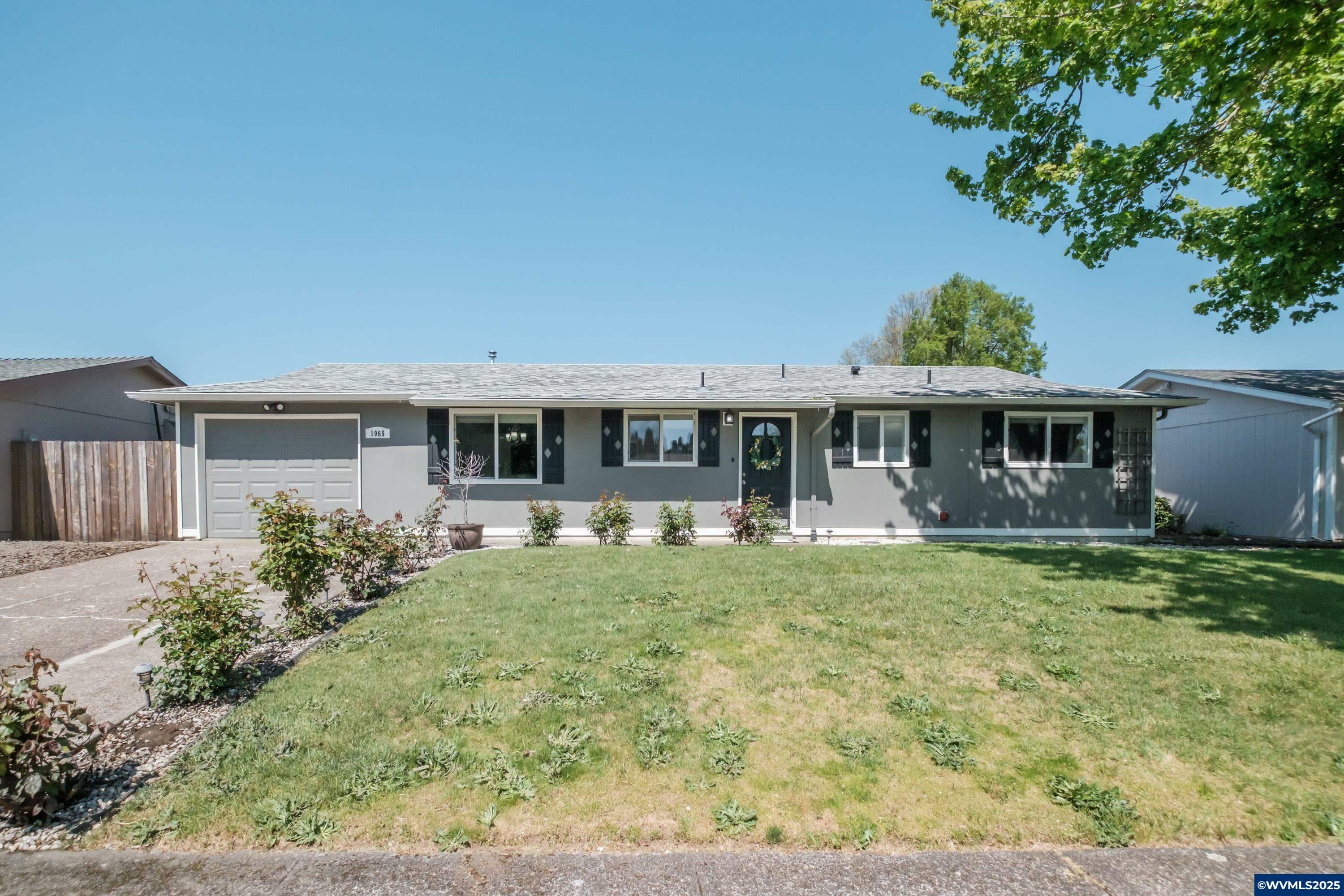 Property Photo: 1065 Denise St SE OR 97306