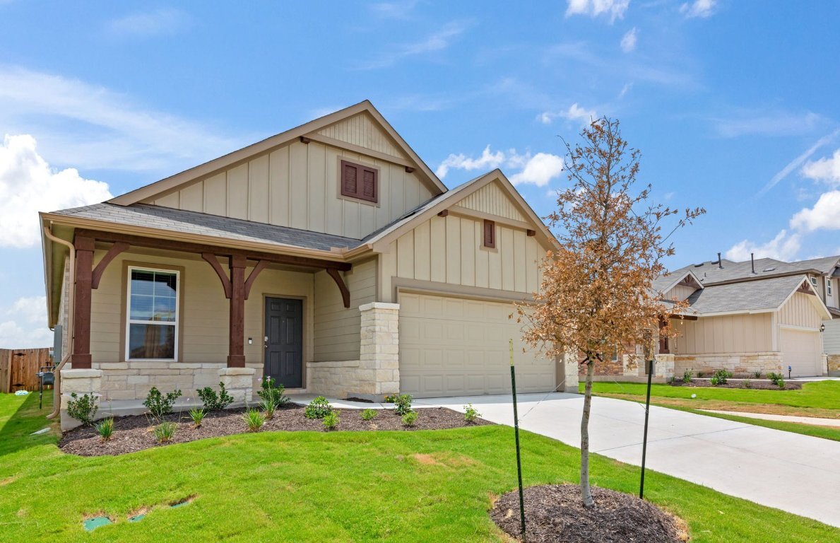 Property Photo: 355 Kapok Street TX 78610